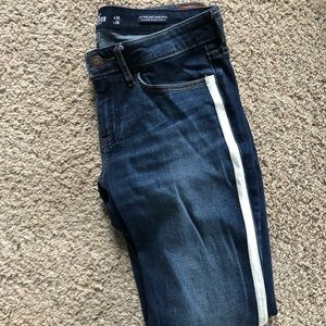 Hollister Super Skinny cropped jeans